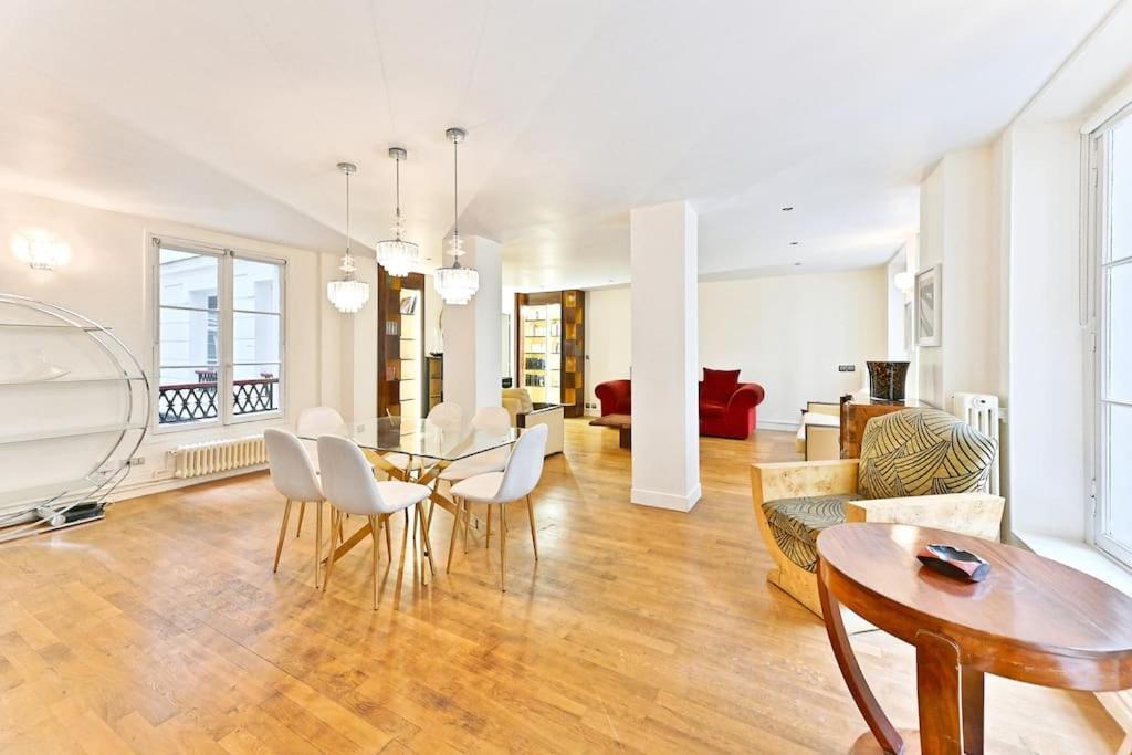 Grand Prestigieux Et A Appartement Parijs