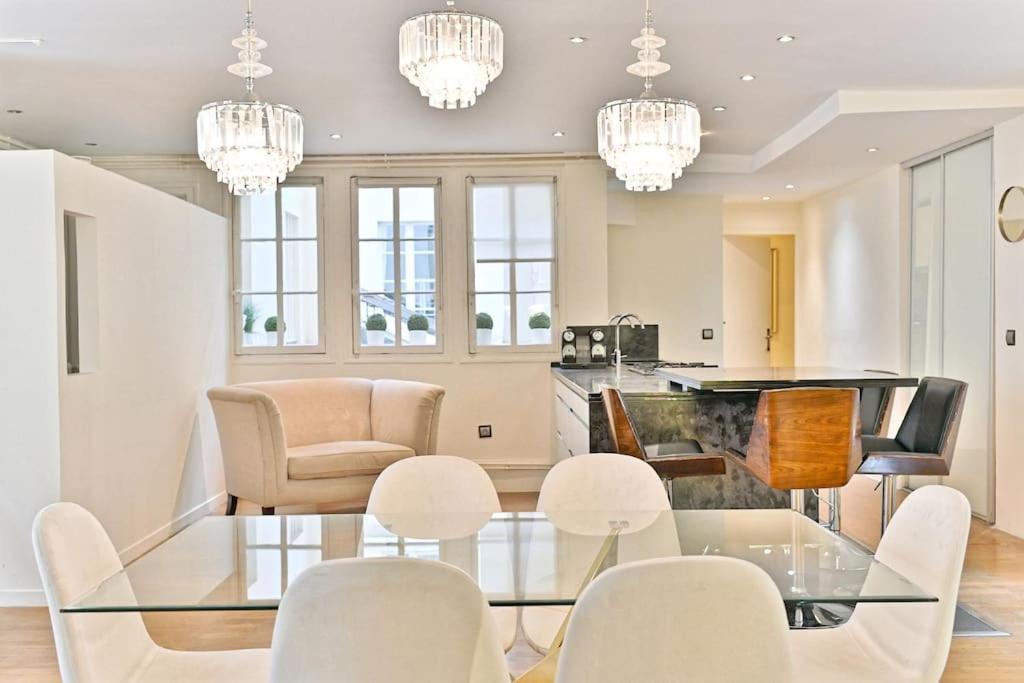 Appartement Grand Prestigieux Et A Parijs