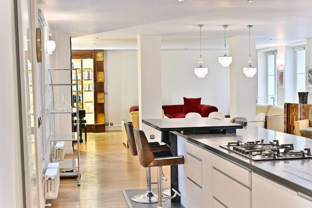 Grand Prestigieux Et A Appartement Parijs